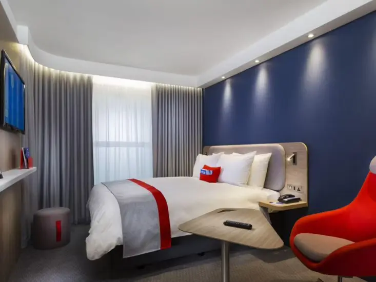 Holiday Inn Express Paris - Poissy: 3 Reasons Why It's the Perfect Choice for Staying in This New Hotel in a Paris Suburb 13 New Hotel Paris Holiday Inn Express Poissy