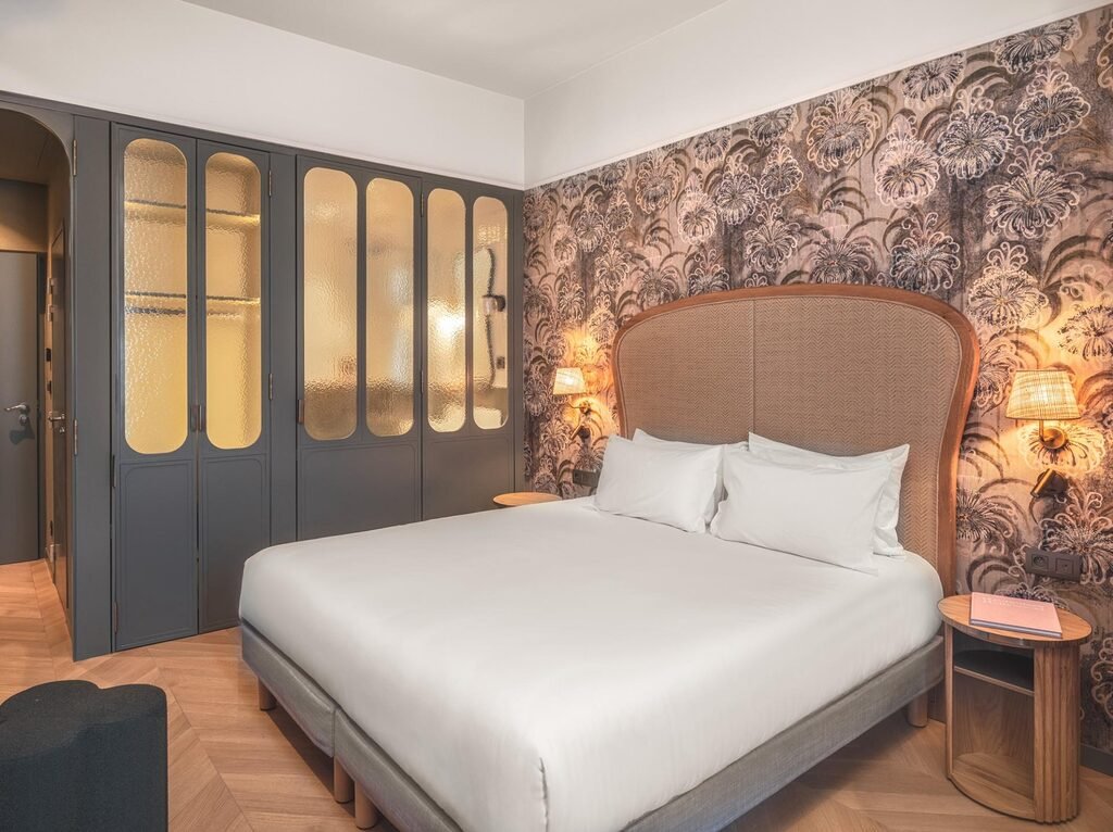Hôtel Miss Fuller: Unleash Your Inner Artist with Unique Charm – 8 Questions Answered 13 New Paris Hôtel Miss Fuller Room